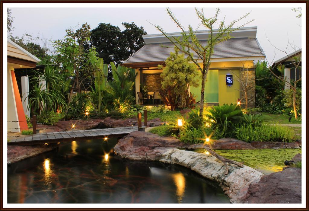Saabpaiboon Grand Resort Ban Talat Room photo