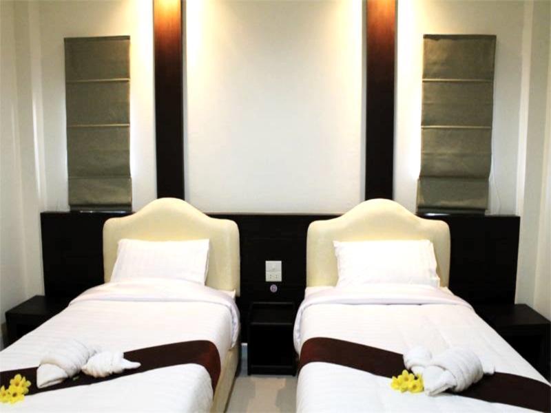 Saabpaiboon Grand Resort Ban Talat Exterior photo